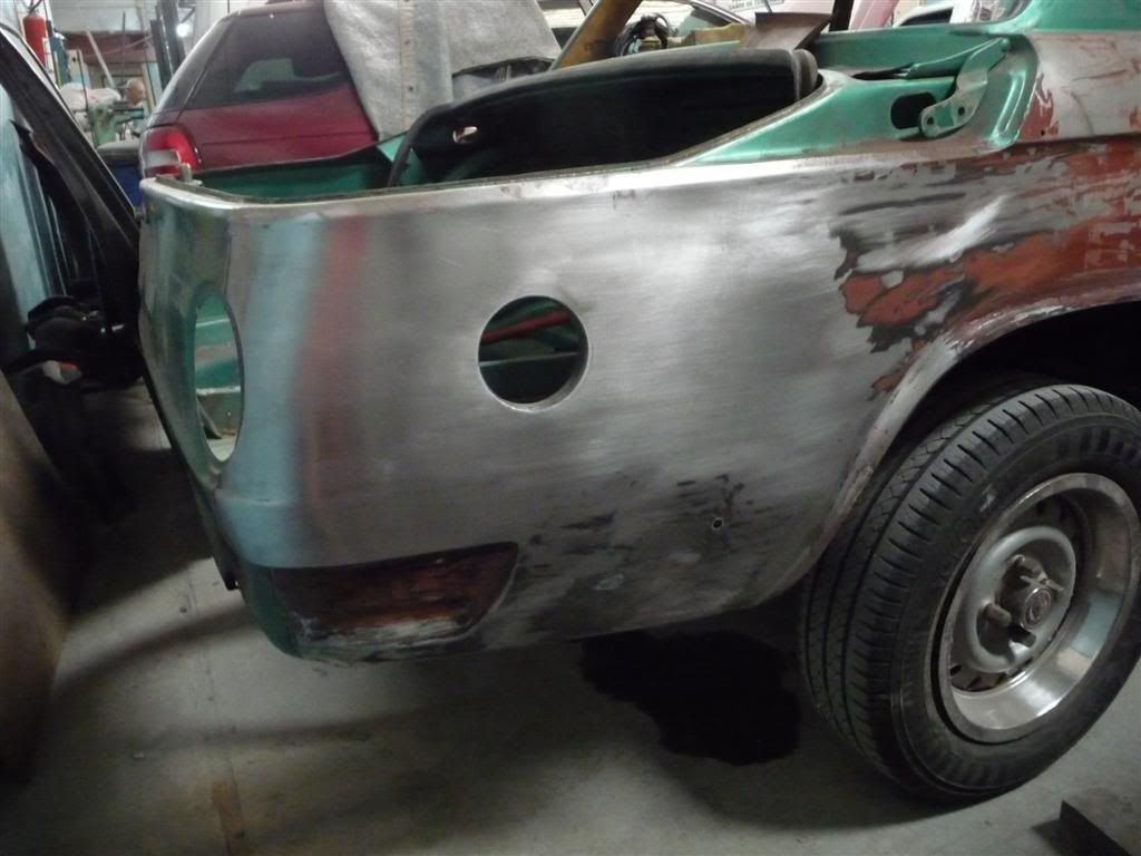 http://i405.photobucket.com/albums/pp133/Gonsapito/Restauracion%20BMW%202002%201972/P1070072.jpg