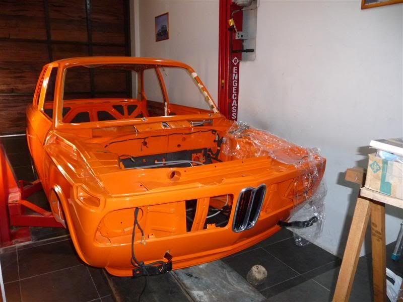 http://i405.photobucket.com/albums/pp133/Gonsapito/Restauracion%20BMW%202002%201972/P1080427.jpg