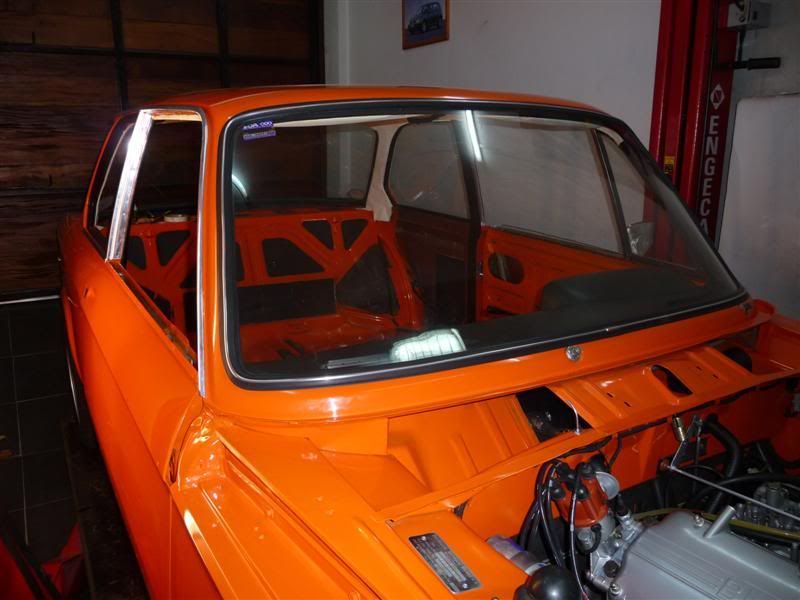 http://i405.photobucket.com/albums/pp133/Gonsapito/Restauracion%20BMW%202002%201972/P1080688.jpg