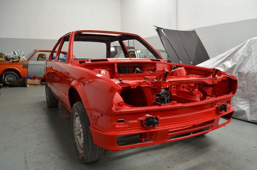 http://i405.photobucket.com/albums/pp133/Gonsapito/Restauracion%20BMW%20325i/DSC_0106_zpsbpw5cia1.jpg