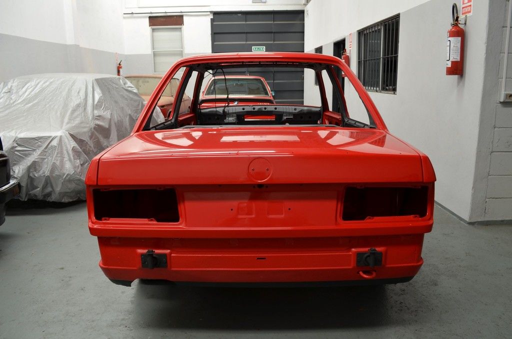 http://i405.photobucket.com/albums/pp133/Gonsapito/Restauracion%20BMW%20325i/DSC_0111_zpszrhbvduc.jpg