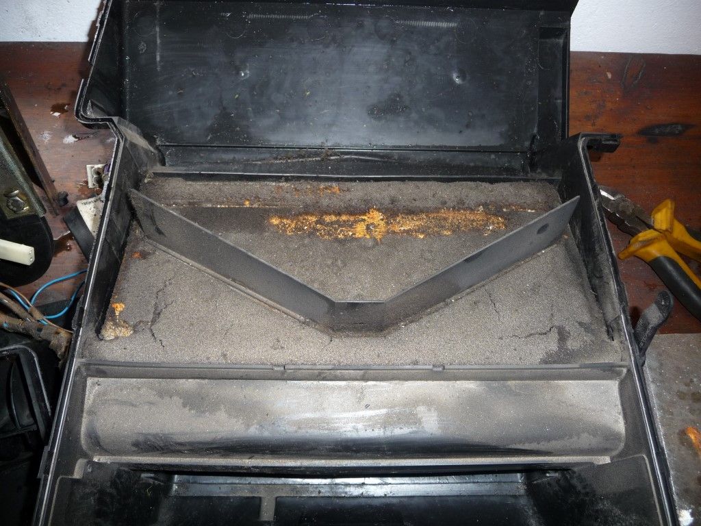 http://i405.photobucket.com/albums/pp133/Gonsapito/Restauracion%20BMW%20325i/P1120436_zps7b95d2e0.jpg