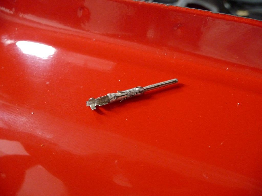 http://i405.photobucket.com/albums/pp133/Gonsapito/Restauracion%20BMW%20325i/P1120846_zps147wc5ap.jpg