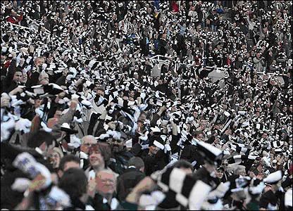 Newcastle_United_fans.jpg
